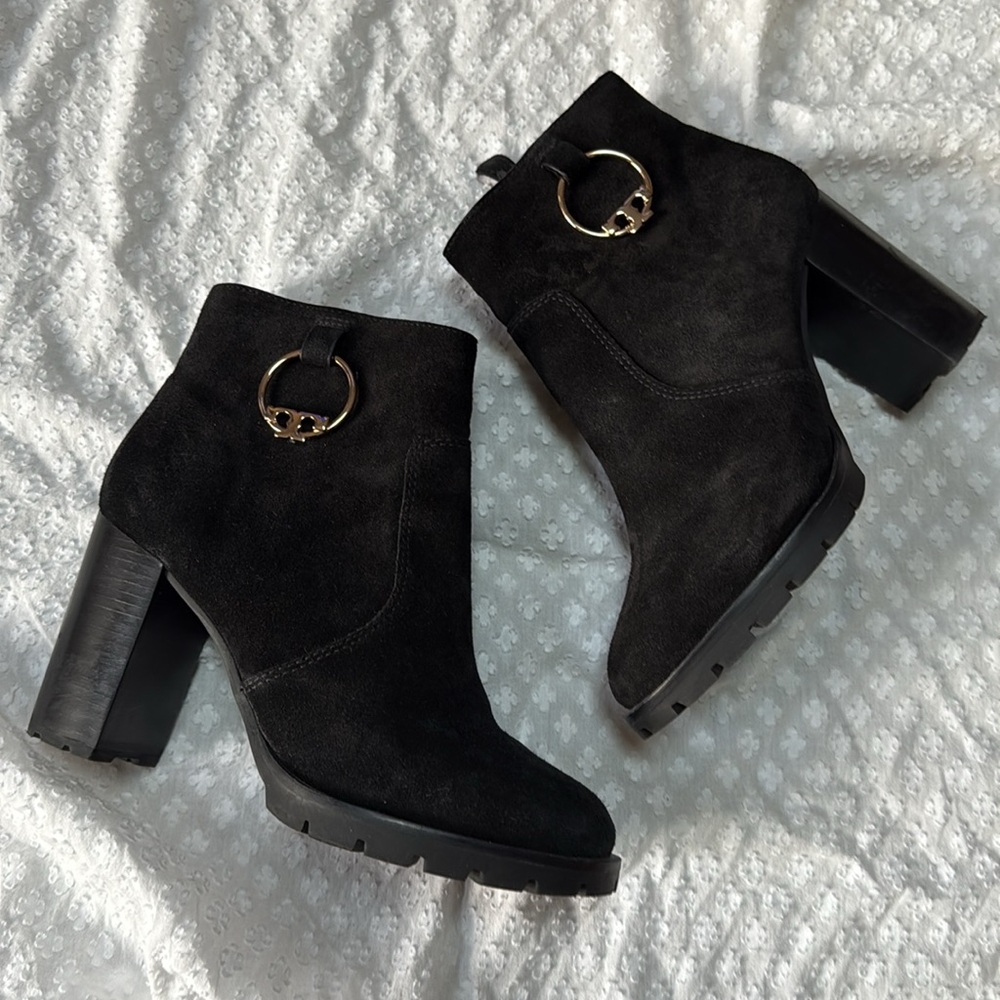 Tory Burch Sofia Lug Sole Black Suede Bootie size 8.5